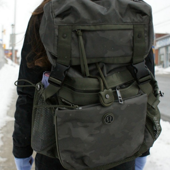 Lululemon Traveling Yogini Rucksack Backpack Savasana Camo Fatigue Green Travel - Picture 1 of 12